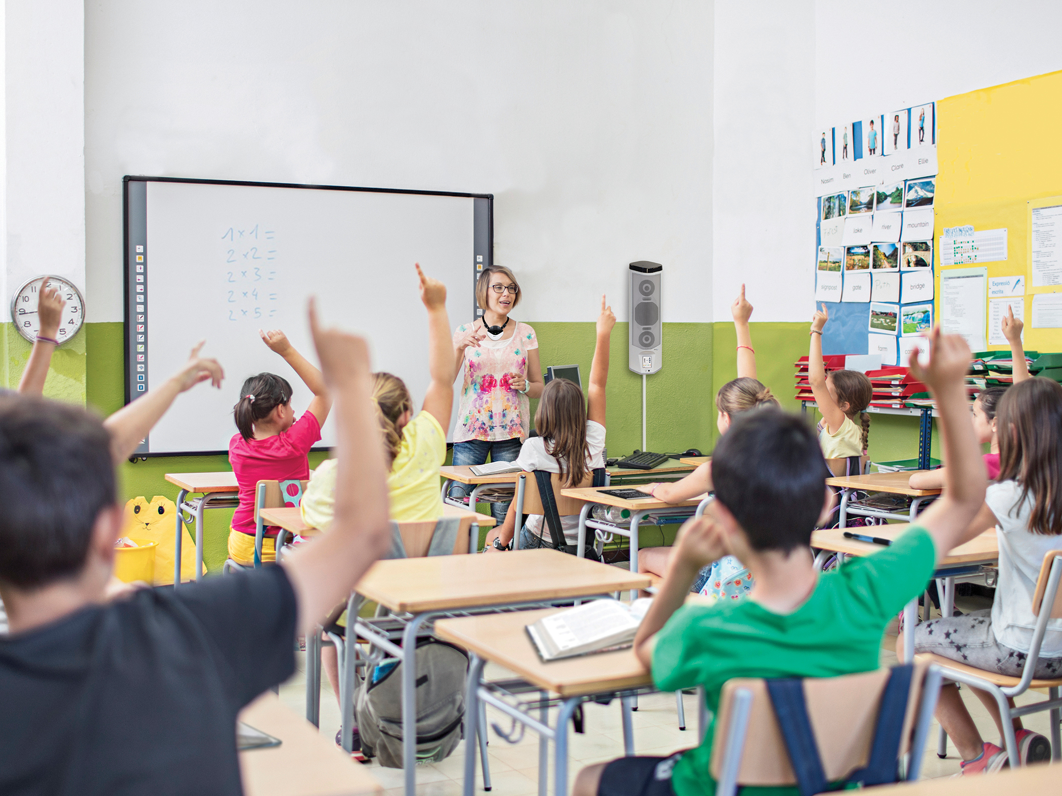 Teacher_class with Juno mic speaker