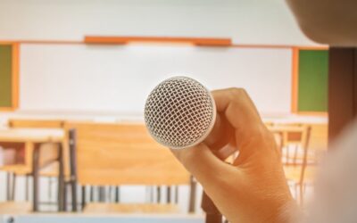 How to Use a Voice Amplifier in the Classroom